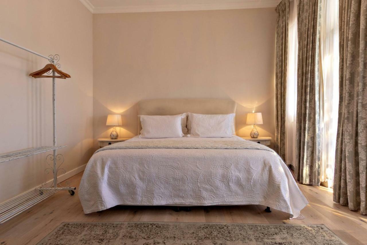 Rhonda's Manor 4*