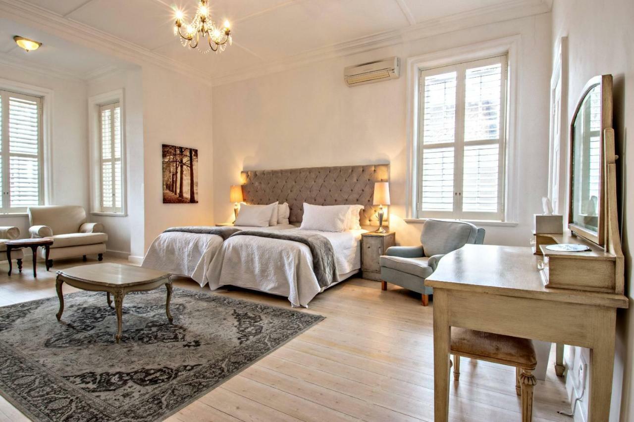 Rhonda's Manor Guest house 4*
