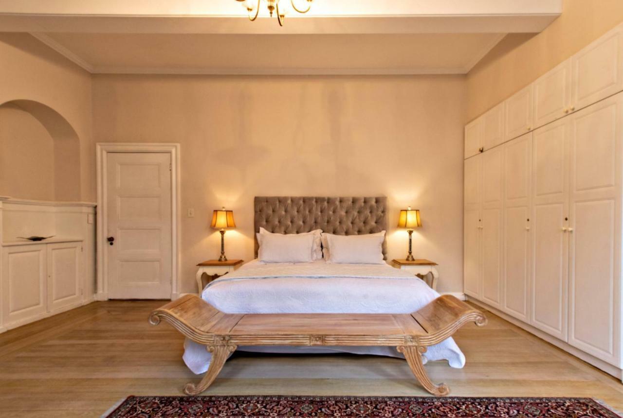 Rhonda's Manor Guest house 4*