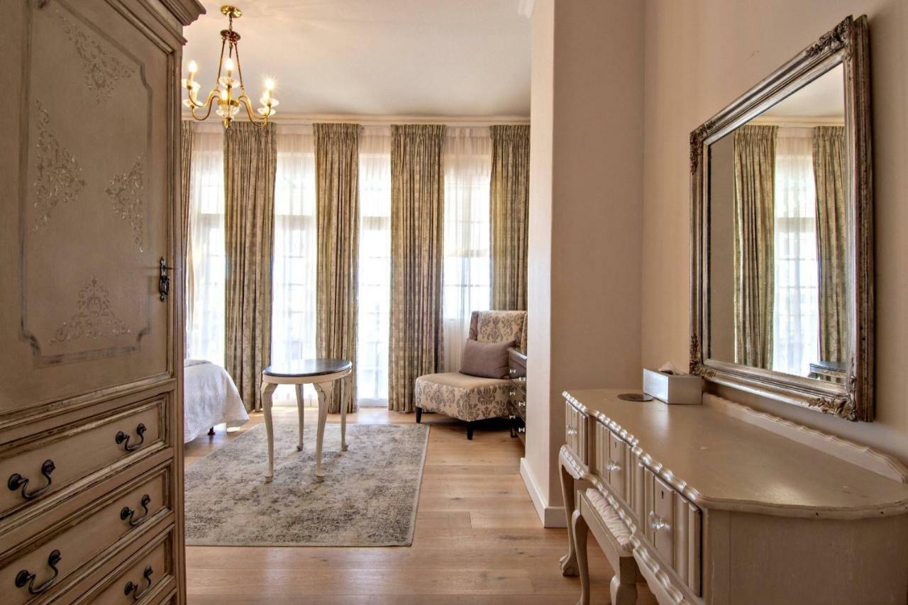 Rhonda's Manor Boutique Guest House