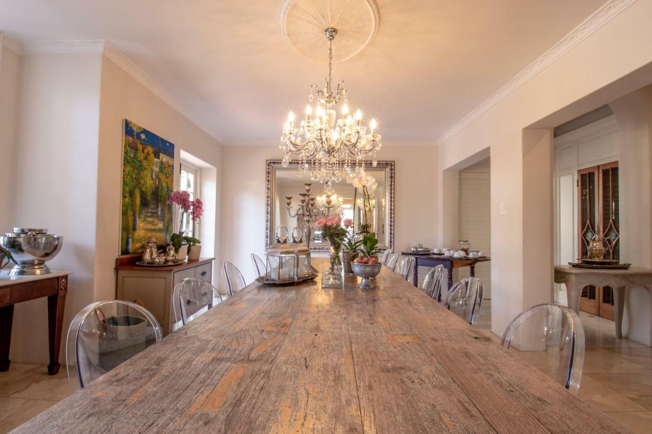 Rhonda's Manor Guest house 4*