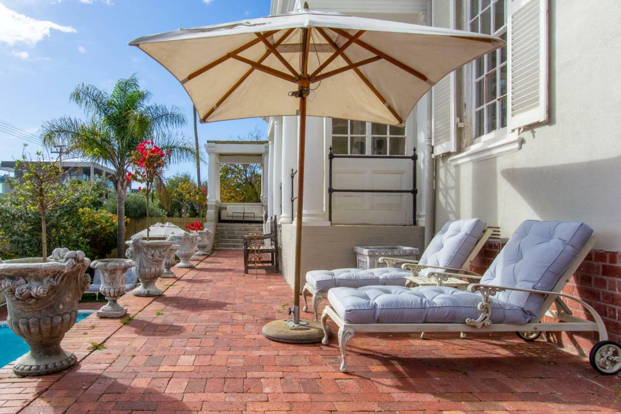 Rhonda's Manor Guest house
