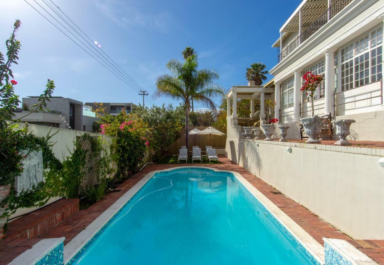 Guest house Rhonda's Manor Cape Town